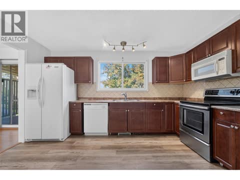 Kitchen at 1420 Graham Road, Rutland South, Kelowna