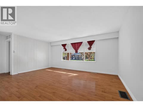 Living room at 1420 Graham Road, Rutland South, Kelowna