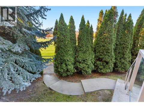 Access the Beach 2 mins away at 3550 Woodsdale Road Unit# 111, Lake Country East / Oyama