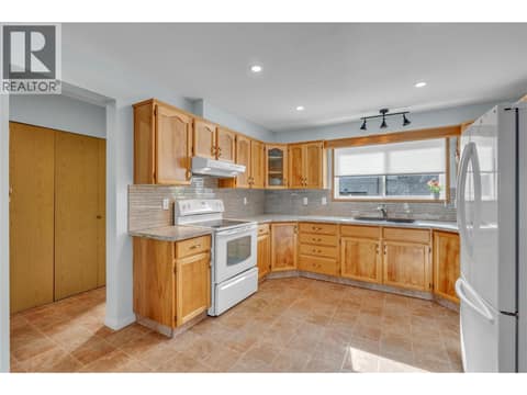Photo 14 of 3412 South Main Street Unit# 107, Main South, Penticton