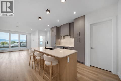 Photo 6 of 3300 Lakeshore Drive Unit# 418, Lower Mission, Kelowna