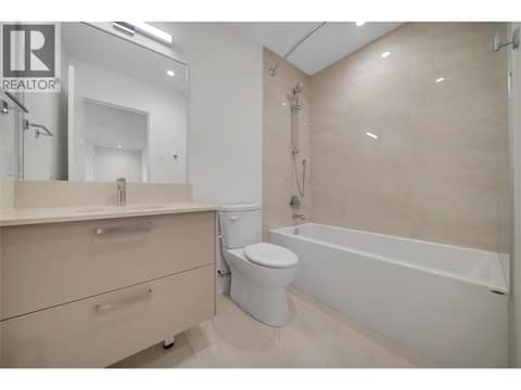 Second 4 pc Bathroom at 3300 Lakeshore Drive Unit# 418, Lower Mission, Kelowna