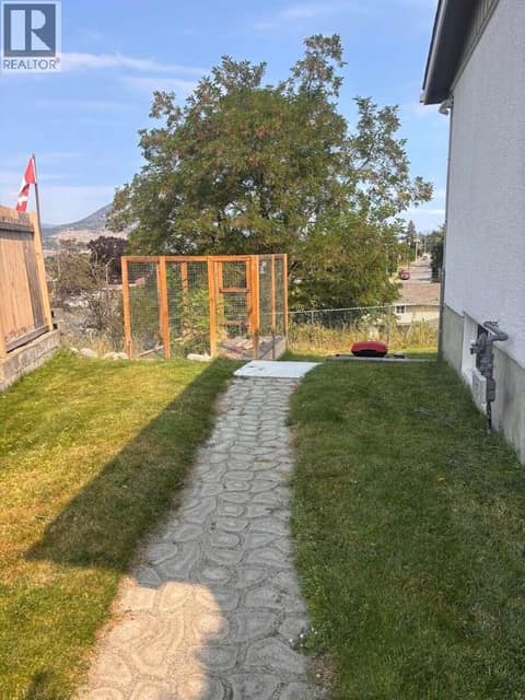 Photo 16 of 725 Ross Avenue, Columbia/Duncan, Penticton