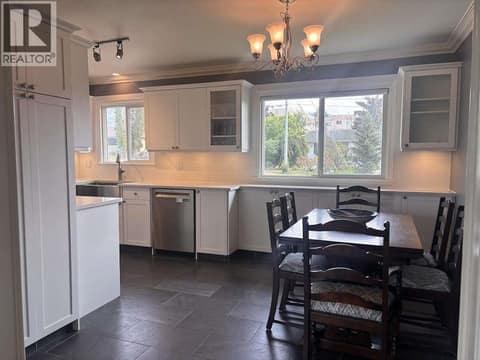 Photo 4 of 725 Ross Avenue, Columbia/Duncan, Penticton