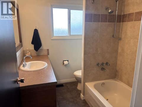 Photo 7 of 725 Ross Avenue, Columbia/Duncan, Penticton