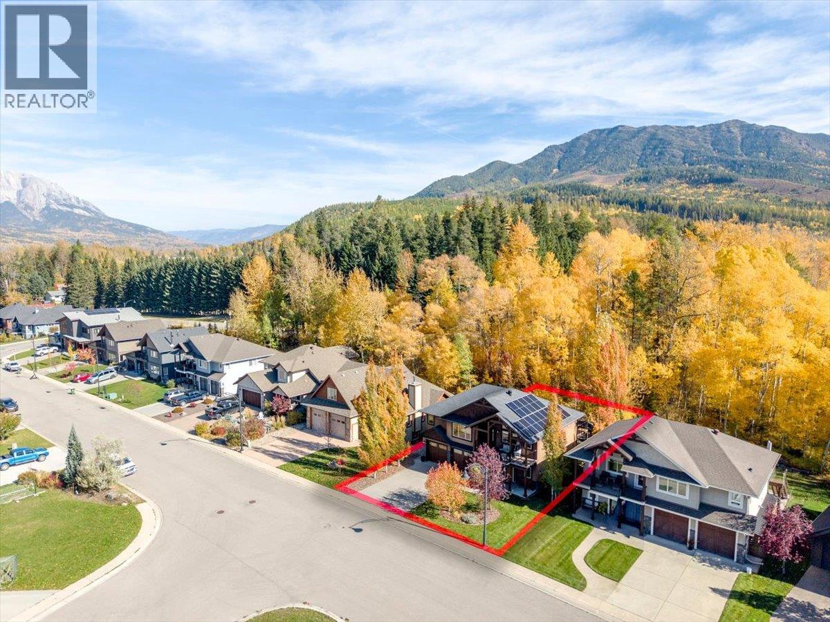 Photo 3 of 10 Silver Ridge Way, Fernie