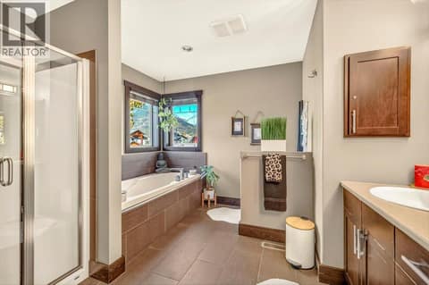 Photo 39 of 10 Silver Ridge Way, Fernie
