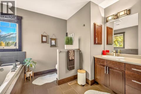 Photo 43 of 10 Silver Ridge Way, Fernie