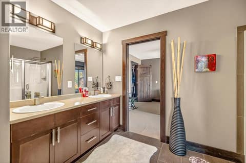 Photo 44 of 10 Silver Ridge Way, Fernie