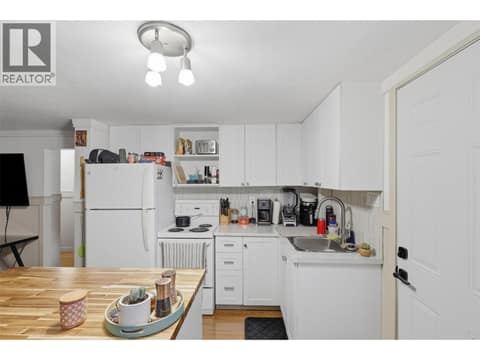 Photo 31 of 812 Columbia Street, South Kamloops