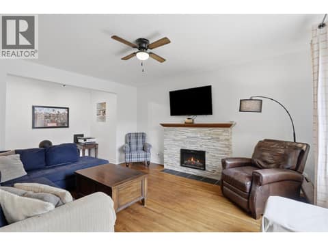 Photo 7 of 812 Columbia Street, South Kamloops