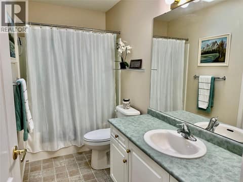 Photo 11 of 534 Redwing Drive, Main North, Penticton