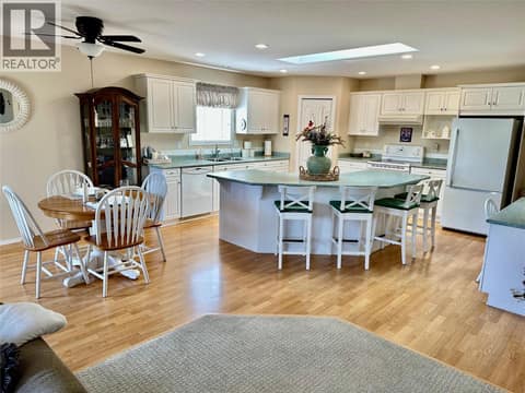 Photo 6 of 534 Redwing Drive, Main North, Penticton