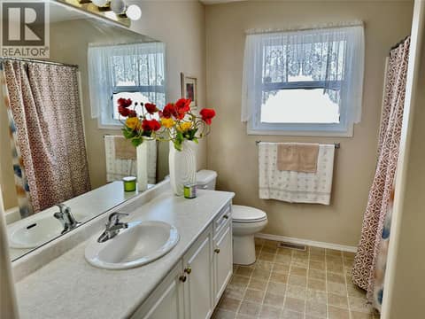 Photo 9 of 534 Redwing Drive, Main North, Penticton