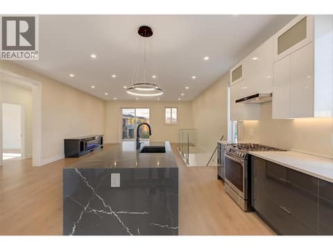 Photo 9 of 5084 Twinflower Crescent, Upper Mission, Kelowna
