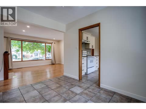 Photo 12 of 950 & 952 Stockwell Avenue, Kelowna North