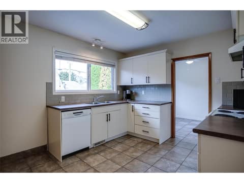 Photo 13 of 950 & 952 Stockwell Avenue, Kelowna North