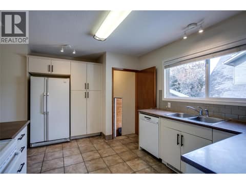 Photo 15 of 950 & 952 Stockwell Avenue, Kelowna North