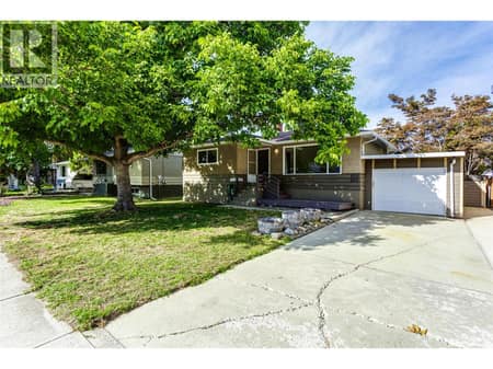 Photo 2 of 950 & 952 Stockwell Avenue, Kelowna North