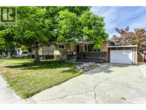 Photo 2 of 950 & 952 Stockwell Avenue, Kelowna North