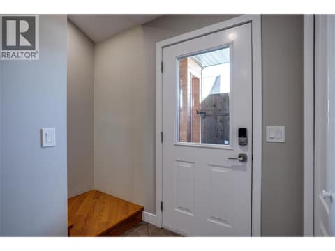 Carriage house at 950 & 952 Stockwell Avenue, Kelowna North
