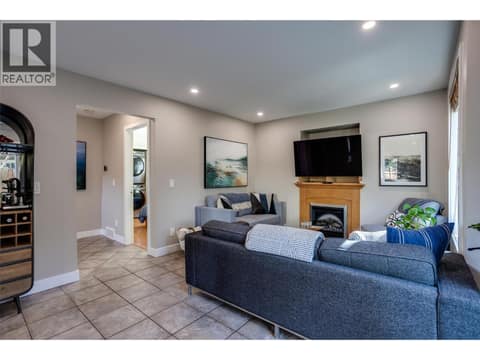 Carriage house at 950 & 952 Stockwell Avenue, Kelowna North
