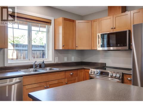 Carriage house at 950 & 952 Stockwell Avenue, Kelowna North
