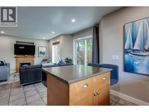 Carriage house at 950 & 952 Stockwell Avenue, Kelowna North