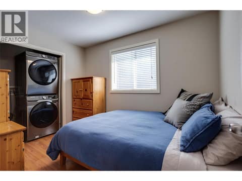 Carriage house at 950 & 952 Stockwell Avenue, Kelowna North