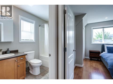 Carriage house at 950 & 952 Stockwell Avenue, Kelowna North