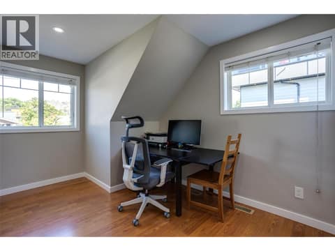 Carriage house at 950 & 952 Stockwell Avenue, Kelowna North