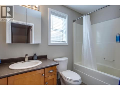 Carriage house at 950 & 952 Stockwell Avenue, Kelowna North