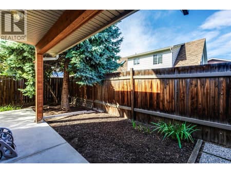 Carriage house - privately fenced yard at 950 & 952 Stockwell Avenue, Kelowna North