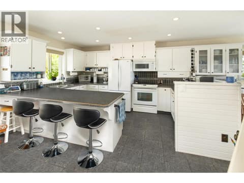 Photo 12 of 6636 Southwind Road, Bella Vista, Vernon
