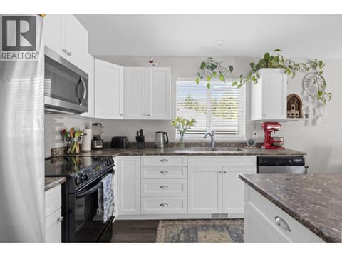 Photo 2 of 690 Muir Road, Fintry, Kelowna