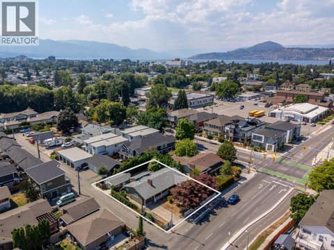 Photo 2 of 925 Sutherland Avenue, Kelowna South
