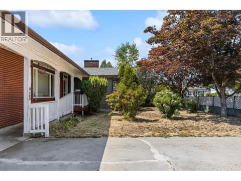 Photo 29 of 925 Sutherland Avenue, Kelowna South