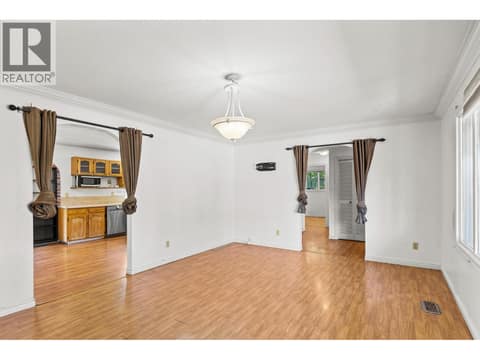Photo 6 of 925 Sutherland Avenue, Kelowna South