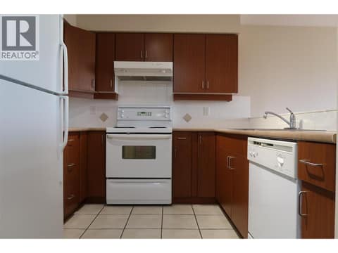 Clean, Vacant and MOVE IN READY! at 7600 COTTONWOOD Drive Unit# 404, Osoyoos