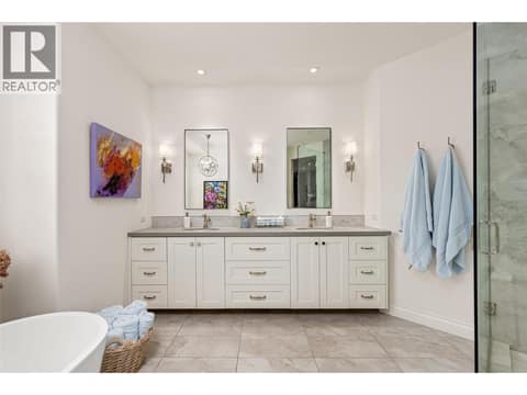 5 pc ensuite at 3887 Gallaghers Parkway, South East Kelowna