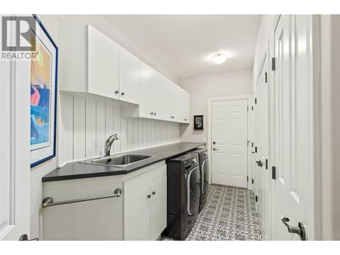 Laundry/mud room at 3887 Gallaghers Parkway, South East Kelowna