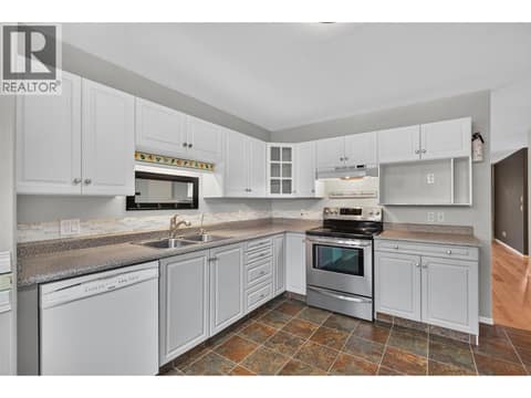 Kitchen at 535 Glenmeadows Road Unit# 16, North Glenmore, Kelowna