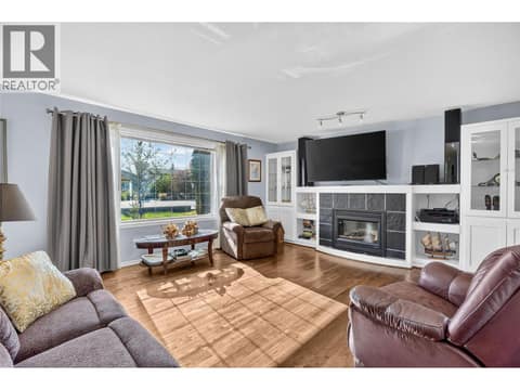 Photo 16 of 153 Yorkton Avenue, Main South, Penticton