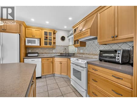 Photo 6 of 153 Yorkton Avenue, Main South, Penticton
