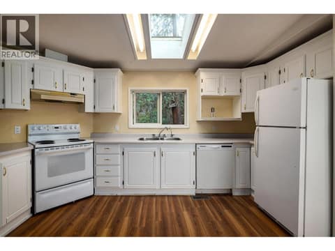 Photo 4 of 6439 Farmers Drive, Ellison, Kelowna