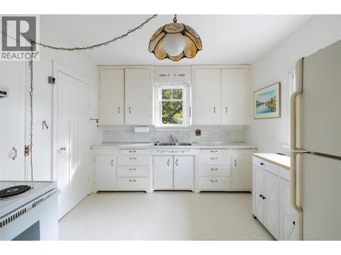 Photo 11 of 3107 25 Street, East Hill, Vernon