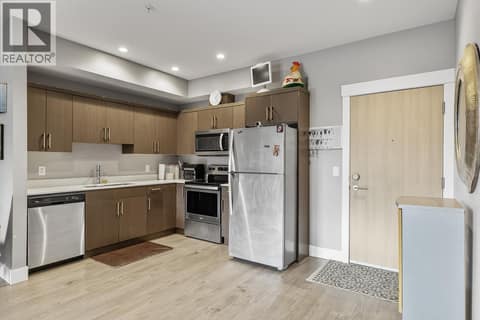 Photo 9 of 925 Leon Avenue Unit# 327, Kelowna North