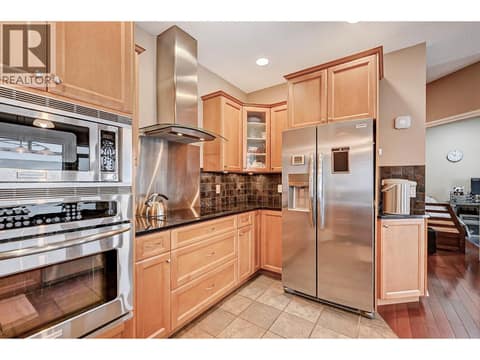 Photo 11 of 422 AZURE Place, Sahali, Kamloops
