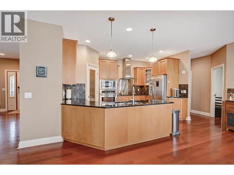 Photo 7 of 422 AZURE Place, Sahali, Kamloops