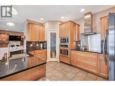 Photo 9 of 422 AZURE Place, Sahali, Kamloops